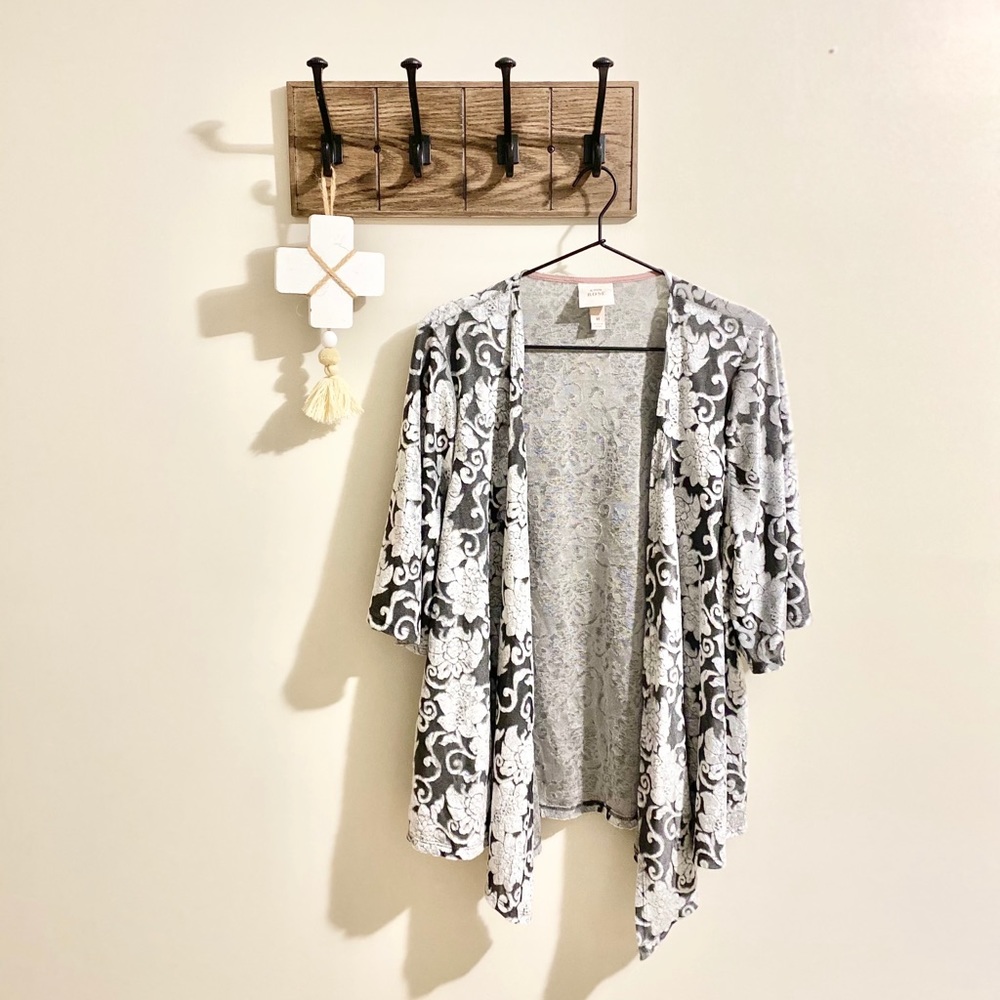 Knox Rose | Gray Velvet Kimono